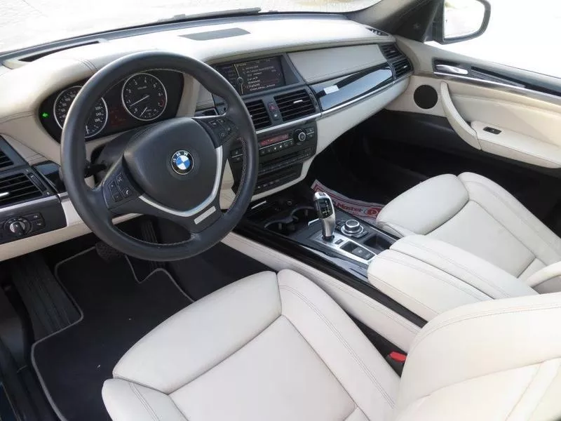 BMW X 5 Черный Цвет модели 2010 .. полный вариант./ 2